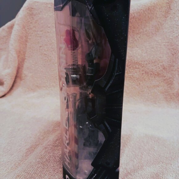 Batman Arkham Knight Harley Quinn Action Figure - Picture 2 of 7